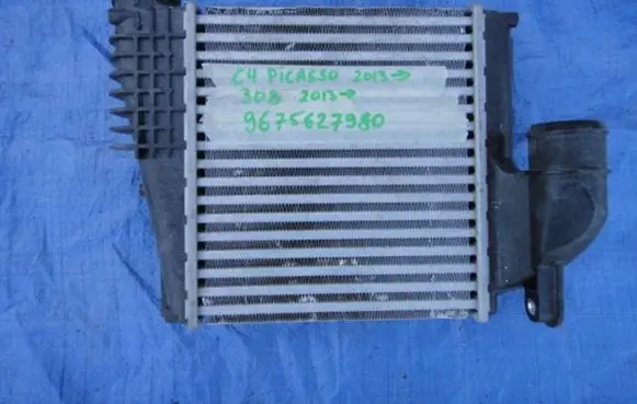 Citroen C4 II Picasso Intercooler radiator 9675627980