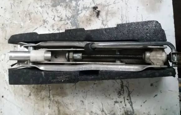 Audi A2 Lift Jack 8Z0011031A