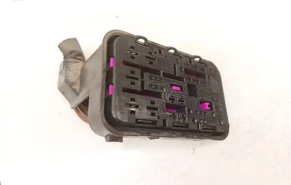 Volkswagen Golf VI Fuse box set 1K0937700B