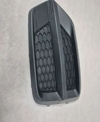 Audi Q3 8U Front bumper lower grill 8U0807152F