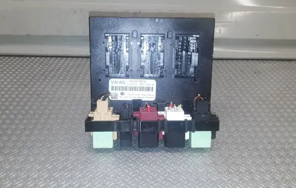 Skoda Octavia Mk2 (1Z) Comfort/convenience module 1K0937087K
