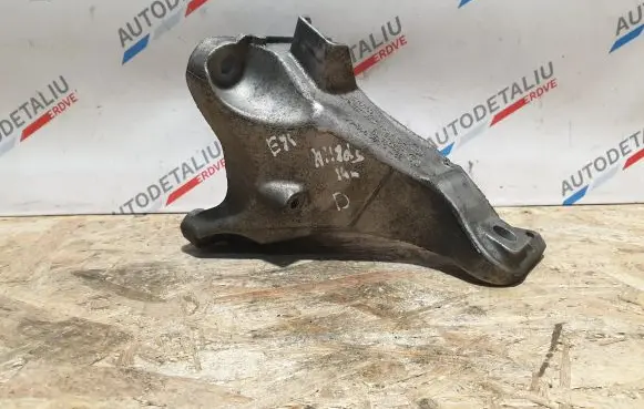 BMW X1 E84 Engine mounting bracket 6781916 22116781916