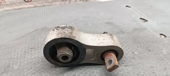 Honda Accord Engine mount bracket 