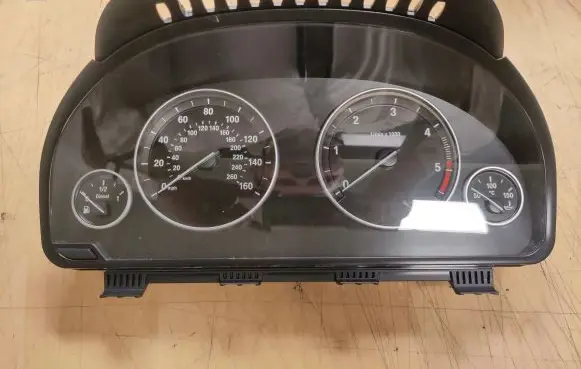 BMW 5 F10 F11 Speedometer (instrument cluster) 924934701 9249347
