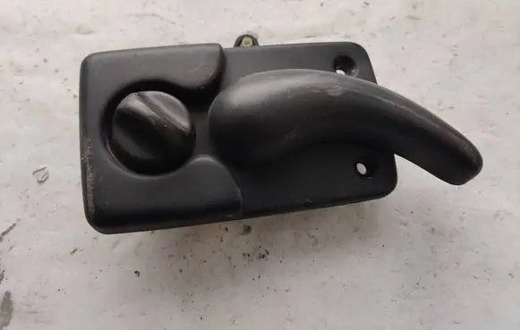 Rear door interior handle
