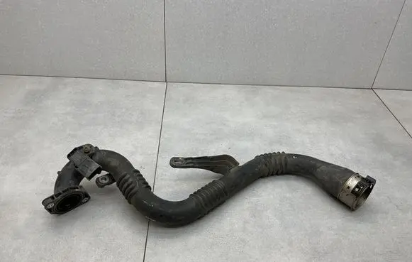 Nissan Pulsar Intercooler hose/pipe 