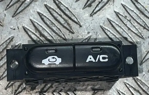 Honda HR-V Air conditioning (A/C) switch 1814K