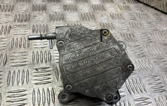 Toyota Avensis T250 Vacuum pump 