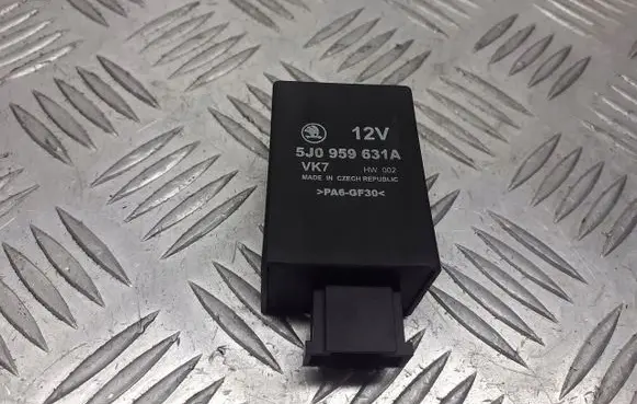 Skoda Fabia Mk2 (5J) Light relay 5J0959631