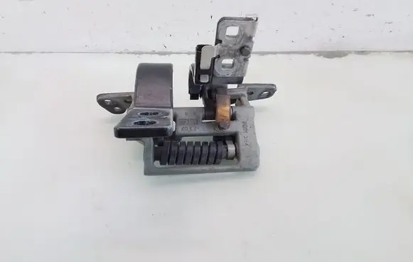 BMW 5 E60 E61 Tailgate/trunk/boot hinge 7061384