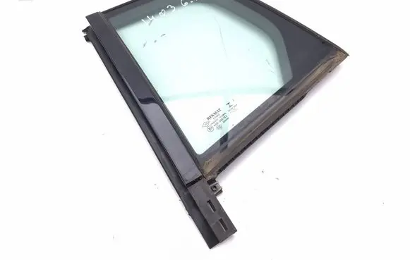 Renault Megane IV Rear vent window glass 822211458R 822216863R 43R000183