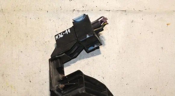 Volvo V40 Glow plug pre-heat relay 51299049