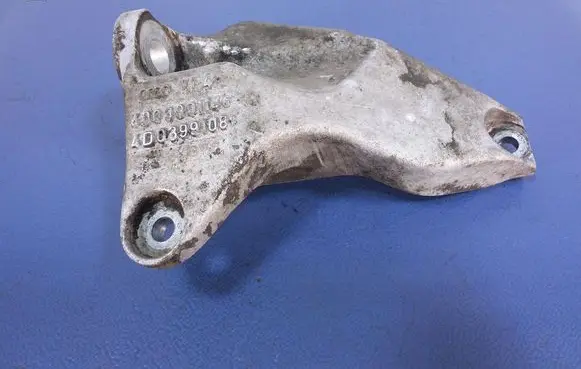 Audi A8 S8 D2 4D Gearbox mounting bracket 4D0399107A