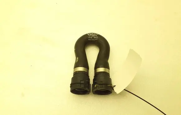 Volvo XC40 Engine coolant pipe/hose 32339216