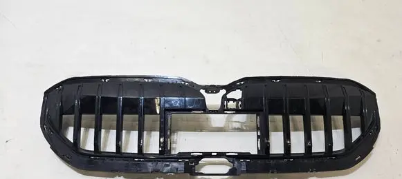 BMW 5 G60 Front bumper upper radiator grill 5113185178-11