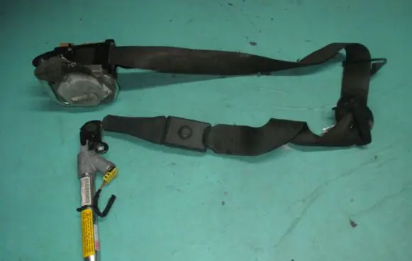 Opel Insignia A Seat belt trim 13303851