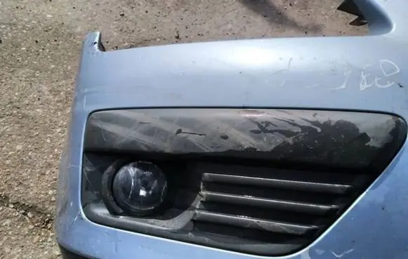 Ford Focus Front bumper lower grill