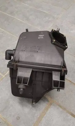 Audi A6 S6 C5 4B Air filter box 078133837BD