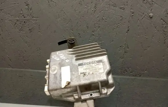 Toyota Corolla E120 E130 Engine control unit/module 8965002010 028830 EATCEC046