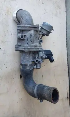 Land Rover Discovery 4 - LR4 EGR valve 1043812S02