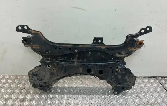 Toyota RAV 4 (XA40) Front subframe