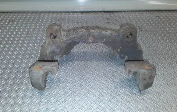 Land Rover Freelander 2 - LR2 Front Brake Caliper Pad/Carrier 