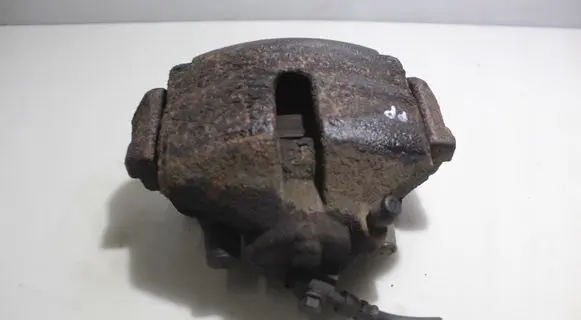 Volkswagen Golf VI Front brake caliper