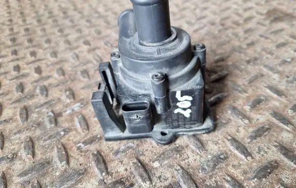 Audi A4 S4 B8 8K Electric auxiliary coolant/water pump 8K0965561A 8K0819147