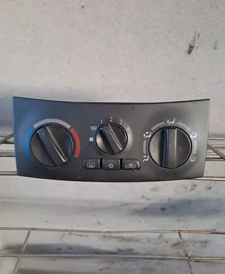Mitsubishi Space Star Climate control unit MN140637