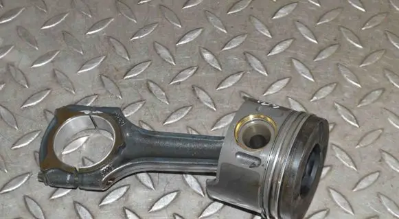 Mercedes-Benz Sprinter W901 W902 W903 W904 Piston 