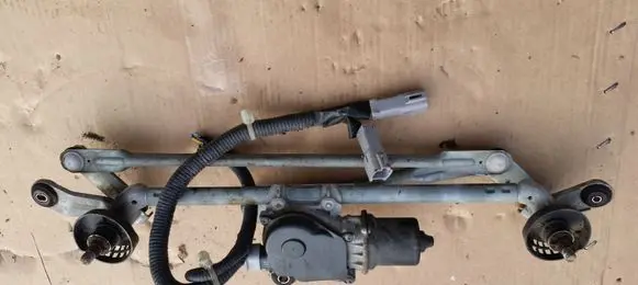 Nissan Qashqai Front wiper linkage and motor