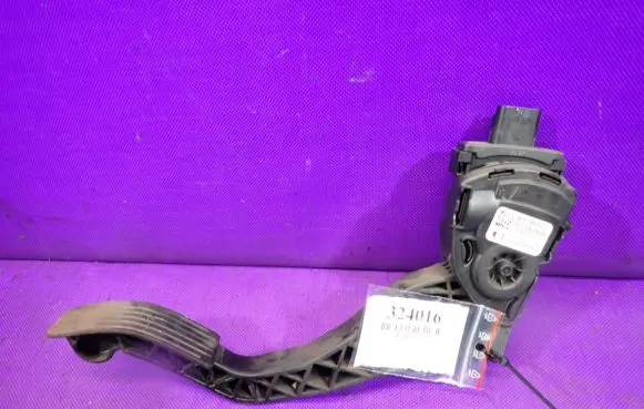 Peugeot 207 CC Accelerator throttle pedal 9680756880