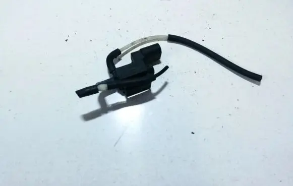 Volkswagen Golf V Turbo solenoid valve 037906283c 72288000