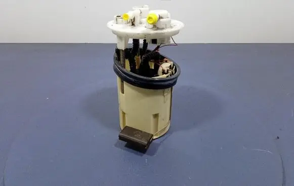 Toyota Avensis Verso In-tank fuel pump 7702002070