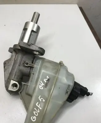 Volkswagen Golf IV Master brake cylinder