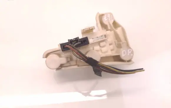 BMW 3 E90 E91 Tail light bulb cover holder 6737474