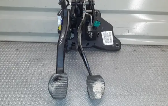 Citroen C5 Pedal assembly 9657158480