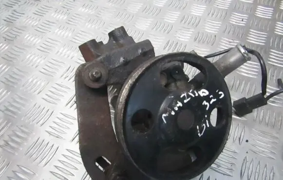 Mazda 323 Power steering pump