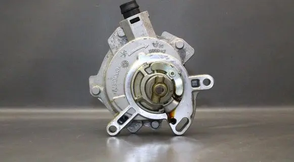 Ford Fusion II Vacuum pump BM5G2A451EC