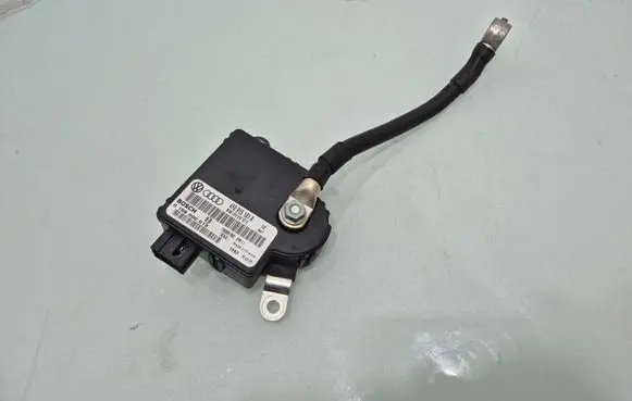 Audi A6 S6 C6 4F Power management control unit 4F0915181A