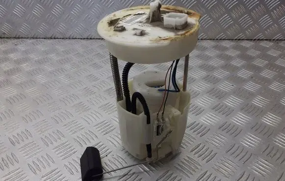 Mazda 3 II Mechanical fuel pump PE07-1335X