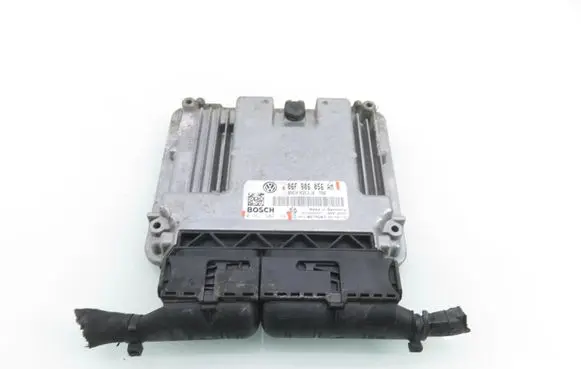 Volkswagen PASSAT B6 Engine control unit/module 06F906056AM 0261S02132