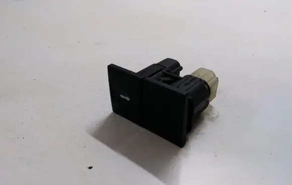 Ford Mondeo Mk III Tailgate opening switch 1S7T19B514AA