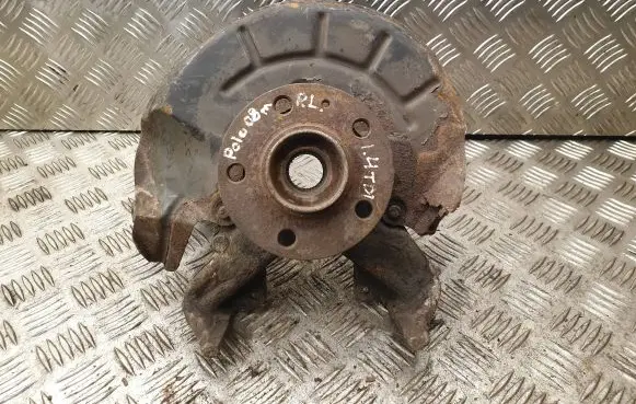 Volkswagen Polo IV 9N3 Front wheel hub