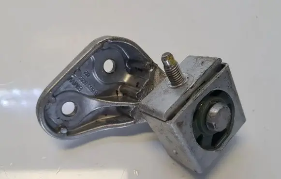 BMW 3 G20 G21 Muffler mount bracket/holder 8683822