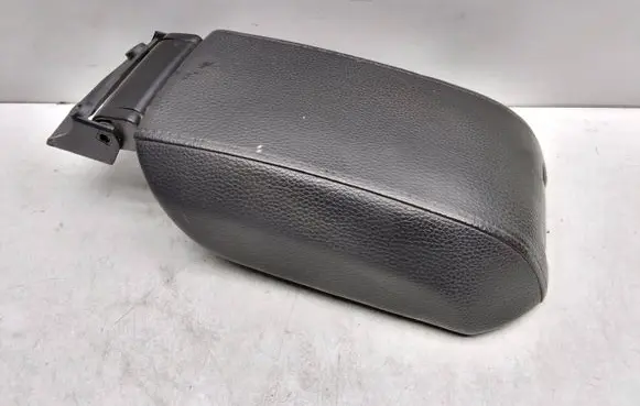 Volvo XC90 Armrest 8674935