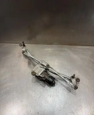 Honda CR-V Front wiper linkage and motor