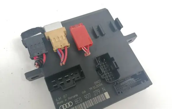 Audi A4 S4 B7 8E 8H Comfort/convenience module 8E0907279N