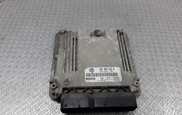 Volkswagen Golf V Engine control unit/module 03G906016B 0281011478
