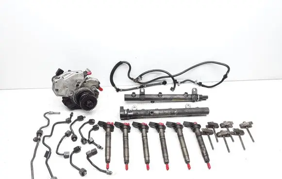 Mercedes-Benz E W211 Fuel injection system set A6420700201 A6420700695 A6420700495